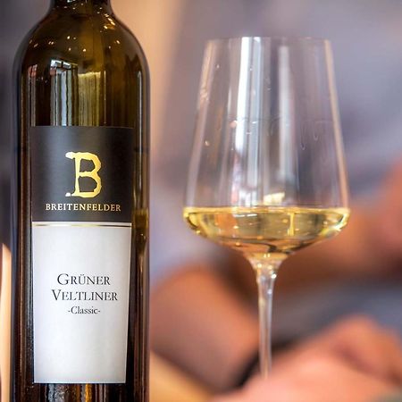 Weingut Breitenfelder Retz Exterior foto