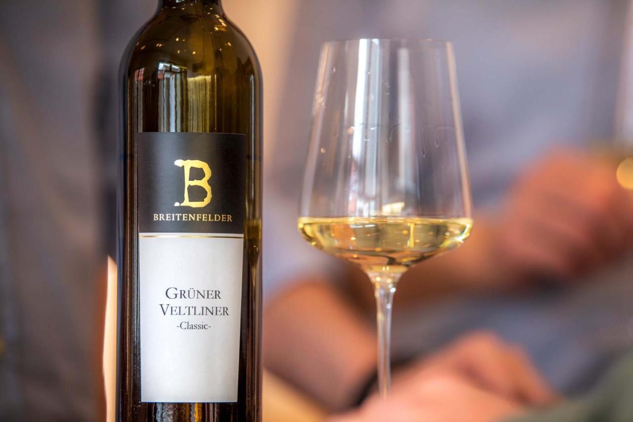 Weingut Breitenfelder Retz Exterior foto